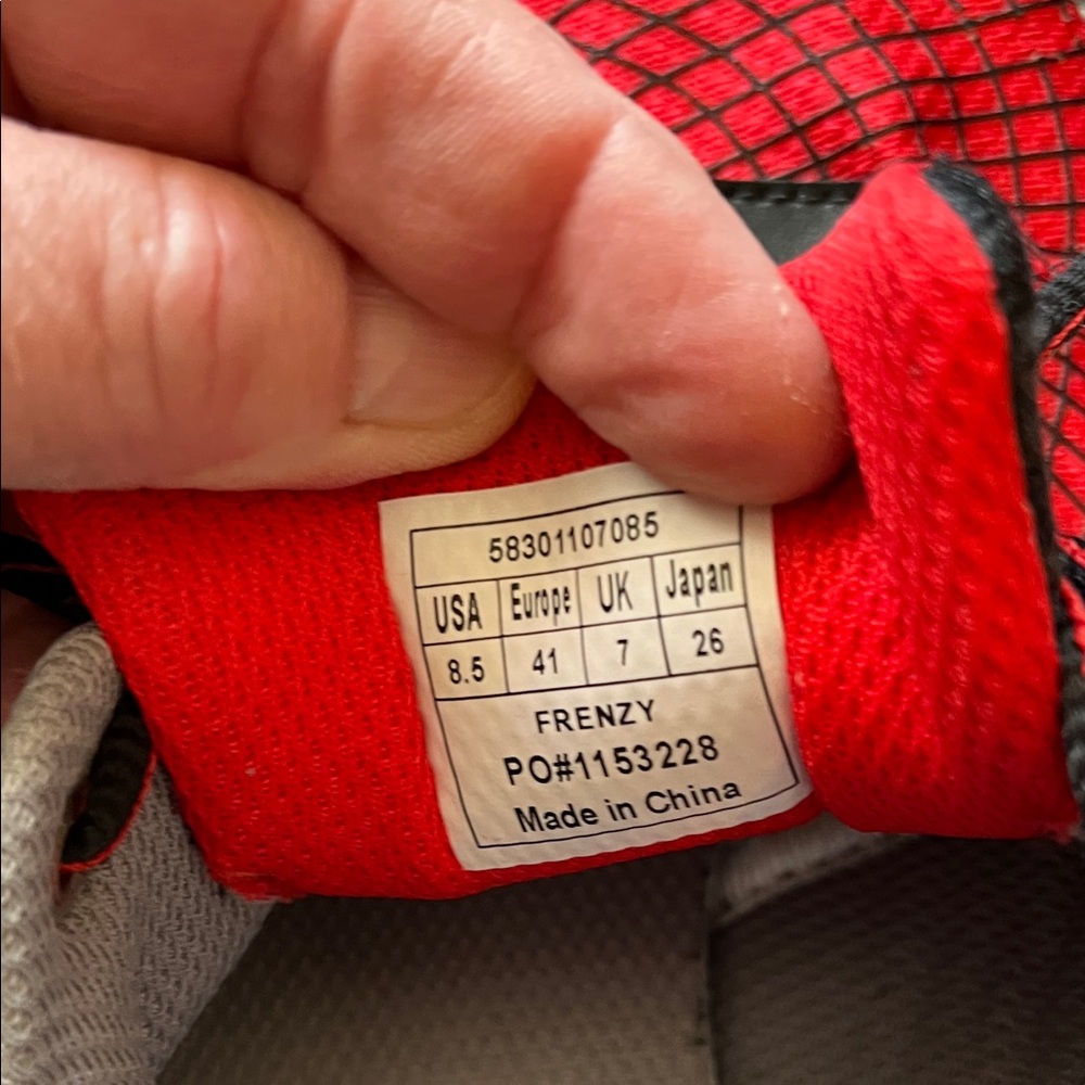 Red and Black Bowling Shoes - Picture 4 of 8